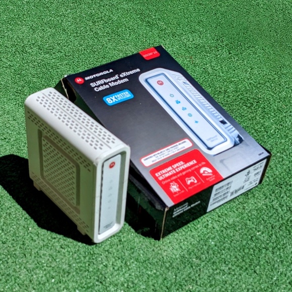 Motorola SURFboard Extreme SB6141 Cable Modem Only NO-Power Cord Tested EUC - Picture 2 of 5